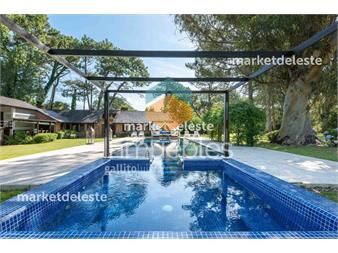https://www.gallito.com.uy/mega-casa-en-el-barrio-golf-inmuebles-25368385