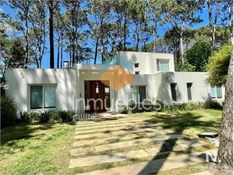 https://www.gallito.com.uy/excelente-casa-de-cuatro-dormitorios-en-laguna-blanca-inmuebles-25026141