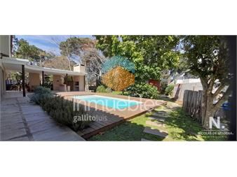 https://www.gallito.com.uy/casa-en-venta-en-playa-mansa-con-piscina-climatizada-inmuebles-25595655