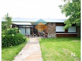 https://www.gallito.com.uy/casa-de-3-dormitorios-a-pasos-de-playa-mansa-inmuebles-23670822