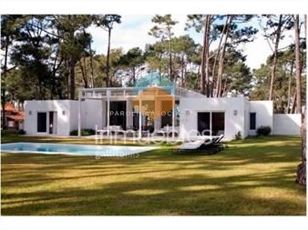 https://www.gallito.com.uy/casa-en-venta-de-3-dormitorios-en-golf-punta-del-este-inmuebles-16906247