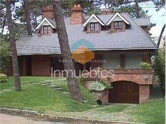https://www.gallito.com.uy/casa-de-4-dormitorios-en-venta-en-mansa-punta-del-este-inmuebles-16906115
