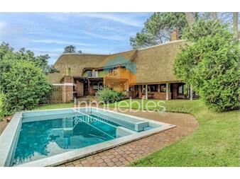 https://www.gallito.com.uy/venta-de-casa-de-4-dormitorios-pinares-punta-del-este-inmuebles-25848255