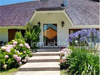 https://www.gallito.com.uy/inmejorable-casa-con-espectacular-areas-verdes-inmuebles-25035510