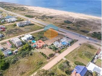 https://www.gallito.com.uy/casa-con-terreno-al-mar-inmuebles-25368013