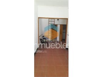https://www.gallito.com.uy/2-dormi-azotea-parrirent-aprox-68-la-comercial3-inmuebles-26386165