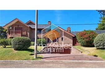 https://www.gallito.com.uy/venta-casa-7-dormitorios-en-playa-mansa-inmuebles-26621872