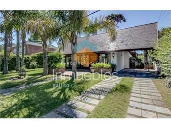 https://www.gallito.com.uy/venta-de-casa-en-playa-mansa-de-4-dormitorios-inmuebles-26676687