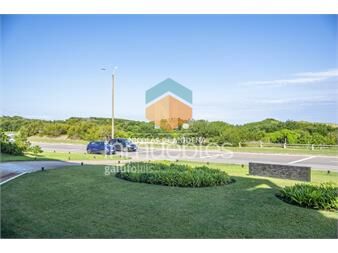 https://www.gallito.com.uy/venta-apartamento-de-3-dormitorios-en-playa-brava-punta-del-inmuebles-25233455