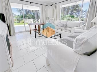 https://web5.gallito.com.uy/apartamento-en-venta-en-primera-linea-de-la-brava-complej-inmuebles-26928196
