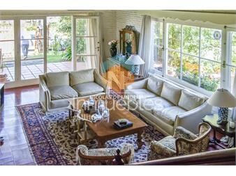 https://www.gallito.com.uy/vende-casa-de-3-dormitorios-en-playa-mansa-con-amplio-terr-inmuebles-25035098