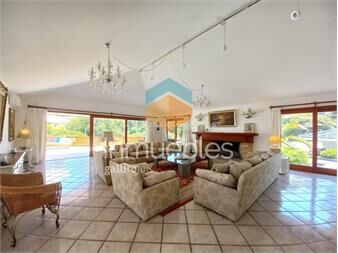 https://www.gallito.com.uy/casa-en-venta-de-5-dormitorios-en-playa-mansa-punta-del-es-inmuebles-26089782