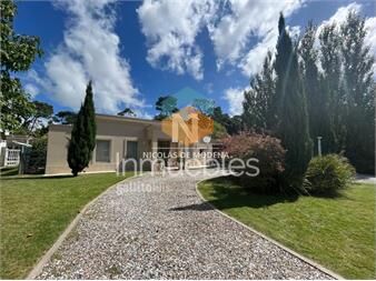 https://www.gallito.com.uy/casa-en-venta-de-4-dormitorios-en-barrio-privado-la-arbolad-inmuebles-25156249