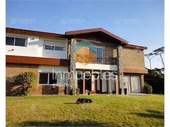 https://www.gallito.com.uy/venta-y-alquiler-temporario-de-gran-casa-en-pinares-a-una-c-inmuebles-26516695
