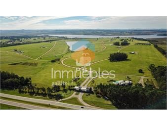https://www.gallito.com.uy/venta-de-lote-en-laguna-de-los-cisnes-punta-ballena-ref-inmuebles-23142240