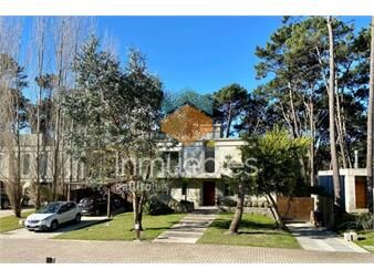 https://www.gallito.com.uy/moderna-casa-de-4-dormitorios-en-barrio-privado-playa-brav-inmuebles-26852191