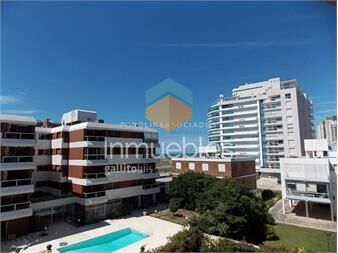 https://www.gallito.com.uy/apartamento-en-brava-3-dormitorios-inmuebles-19576546