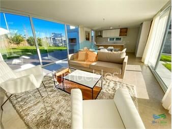 https://www.gallito.com.uy/casa-a-estrenar-de-3-dormitorios-3-baã±os-en-punta-del-este-inmuebles-23720823