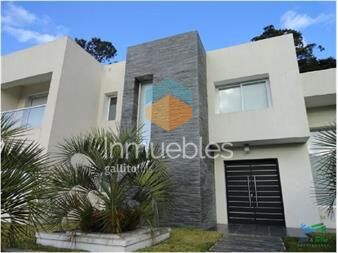 https://www.gallito.com.uy/vendo-casa-de-4-dormitorios-con-piscina-en-barrio-privado-inmuebles-22537750