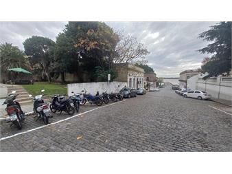 https://www.gallito.com.uy/excelente-terreno-en-barrio-historico-de-colonia-inmuebles-27156076