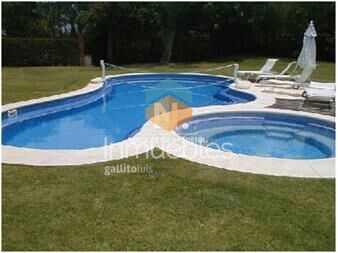 https://www.gallito.com.uy/hermosa-casa-con-muy-buen-parque-escucha-oferta-y-financia-inmuebles-25033825