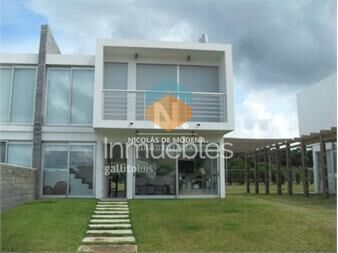 https://www.gallito.com.uy/venta-de-hermosa-casa-3-dormitorios-3-baãos-1-inmuebles-25035518