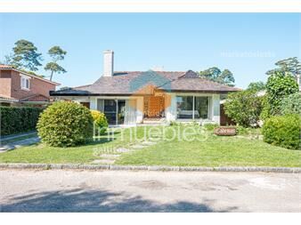 https://www.gallito.com.uy/clasico-chalet-en-mansa-punta-del-este-inmuebles-27271865