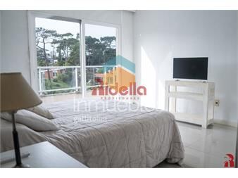 https://www.gallito.com.uy/venta-de-amplio-apartamento-1-dormitorio-playa-inmuebles-25793711