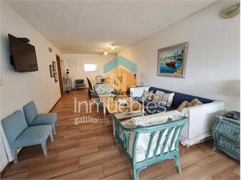 https://web5.gallito.com.uy/apartamento-en-venta-2-dormitorios-y-servicio-en-inmuebles-27272608