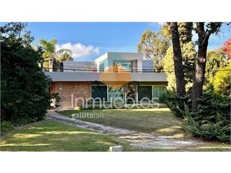 https://www.gallito.com.uy/amplia-casa-solida-de-4-dormitorios-y-dependencia-inmuebles-27283948
