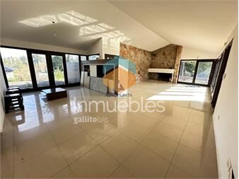 https://www.gallito.com.uy/casa-3-dormitorios-y-servicio-en-barrio-golf-inmuebles-24481119