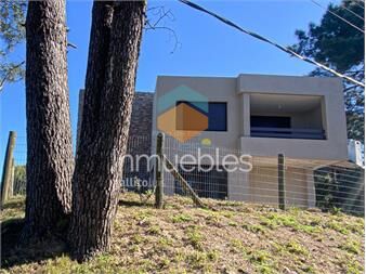 https://www.gallito.com.uy/moderna-casa-de-3-dormitorios-en-pinares-inmuebles-27284338