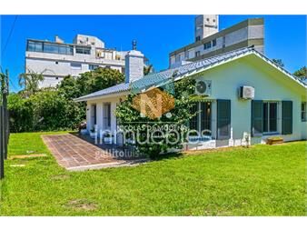 https://www.gallito.com.uy/casa-en-venta-mansa-punta-del-este-3-inmuebles-27296456