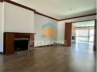 https://www.gallito.com.uy/venta-casa-ph-de-4-dormitorios-jardin-y-garage-en-carrasco-inmuebles-26723929