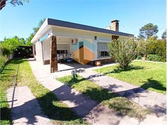 https://www.gallito.com.uy/venta-de-hermosa-casa-3-d-y-ap-al-fondo-en-parque-del-pla-inmuebles-26676769