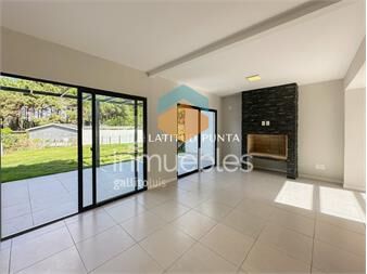 https://www.gallito.com.uy/oportunidad-en-parque-burnett-casa-de-3-y-3-inmuebles-25242304