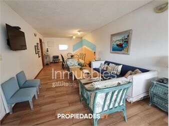 https://www.gallito.com.uy/apartamento-en-venta-2-dormitorios-y-servicio-inmuebles-27313123