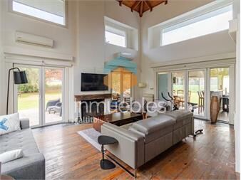 https://www.gallito.com.uy/casa-de-5-dormitorios-en-la-tahona-inmuebles-27332122