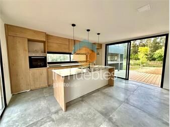 https://www.gallito.com.uy/hermoso-proyecto-barrio-cerrado-en-la-barra-â-inmuebles-25716760