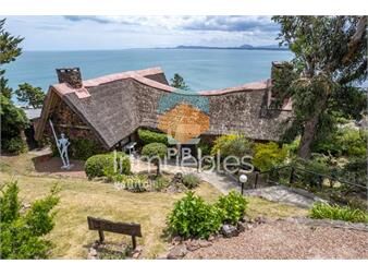 https://www.gallito.com.uy/casa-4-dormitorios-en-lomo-de-la-ballena-punta-inmuebles-23066155