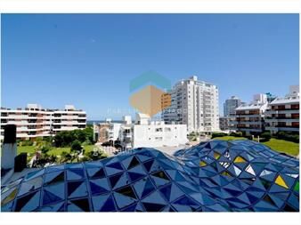 https://www.gallito.com.uy/apartamento-en-venta-de-2-dormitorios-y-medio-en-inmuebles-25657624