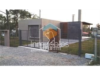 https://www.gallito.com.uy/venta-casa-moderna-con-piscina-climatizada-inmuebles-25010271