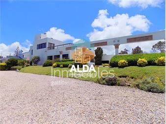 https://www.gallito.com.uy/casa-en-playa-hermosa-nefertiti-ref-ca101467-inmuebles-20251365