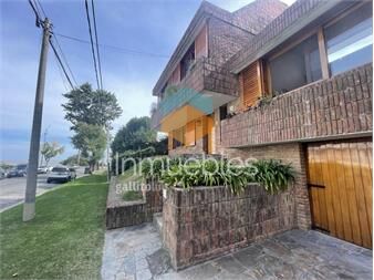 https://www.gallito.com.uy/excelente-casa-de-4-dormitorios-a-pasos-de-la-rambla-inmuebles-27373742