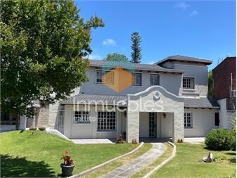 https://www.gallito.com.uy/padron-unico-en-la-mejor-calle-de-carrasco-inmuebles-26495571