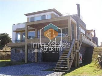 https://www.gallito.com.uy/hermosa-casa-en-uno-de-los-mas-exclusivos-inmuebles-27374560