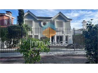 https://www.gallito.com.uy/venta-de-casa-4-dormitorios-en-carrasco-sur-inmuebles-25844785