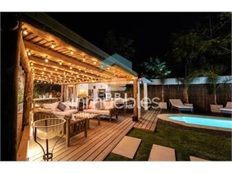 https://www.gallito.com.uy/venta-de-casa-7-dormitorios-playa-mansa-ref-inmuebles-27378520