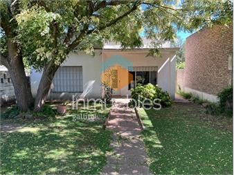 https://www.gallito.com.uy/hermosa-casa-gran-terreno-cochera-fondo-4-dorm-1-baño-inmuebles-27378704