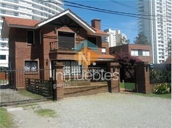 https://www.gallito.com.uy/linda-casa-ubicada-sobre-parada-4-de-playa-punta-inmuebles-24987756